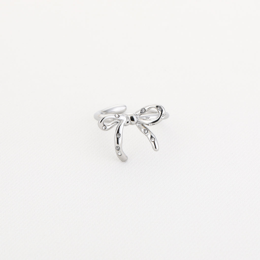 Bow tie ring