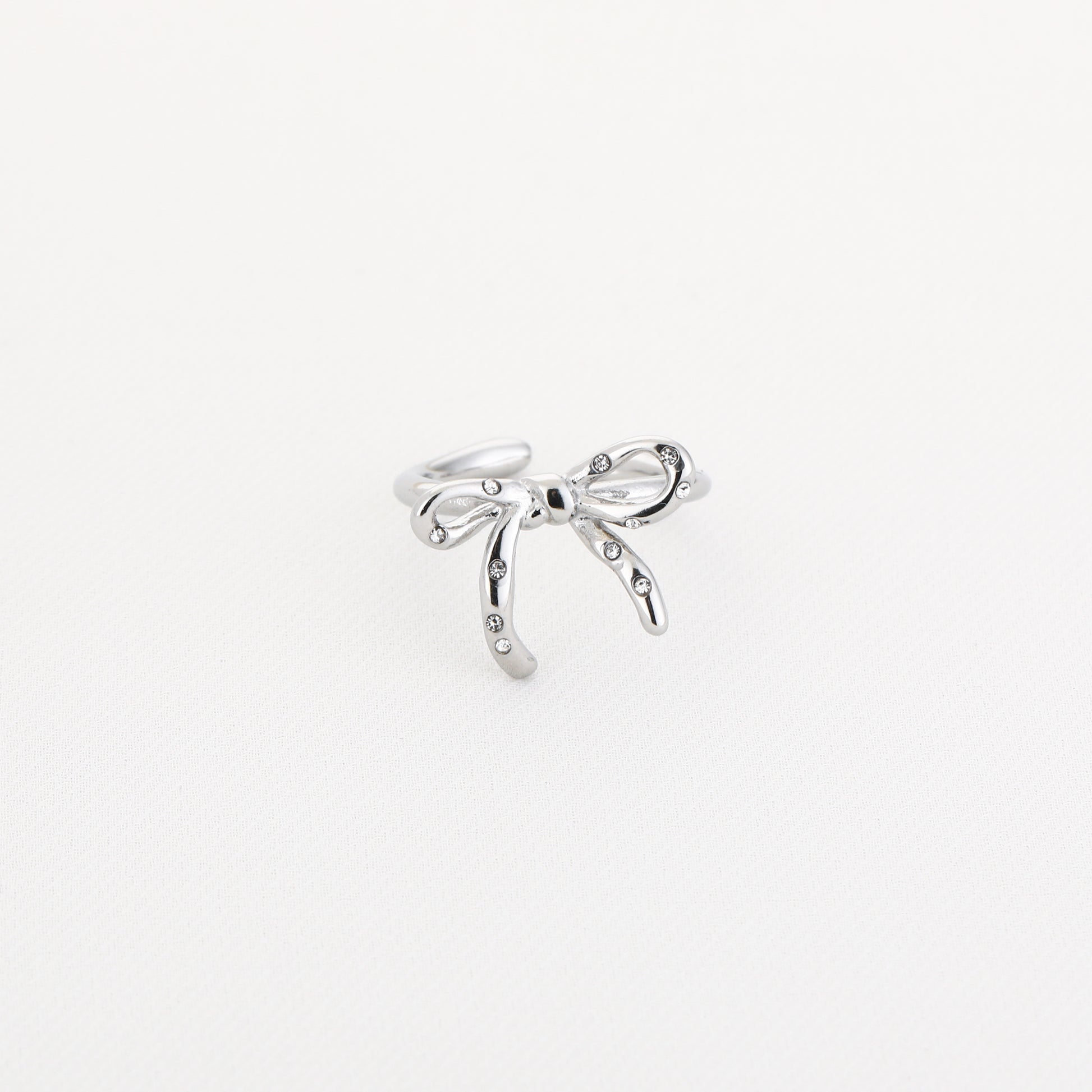Bow tie ring